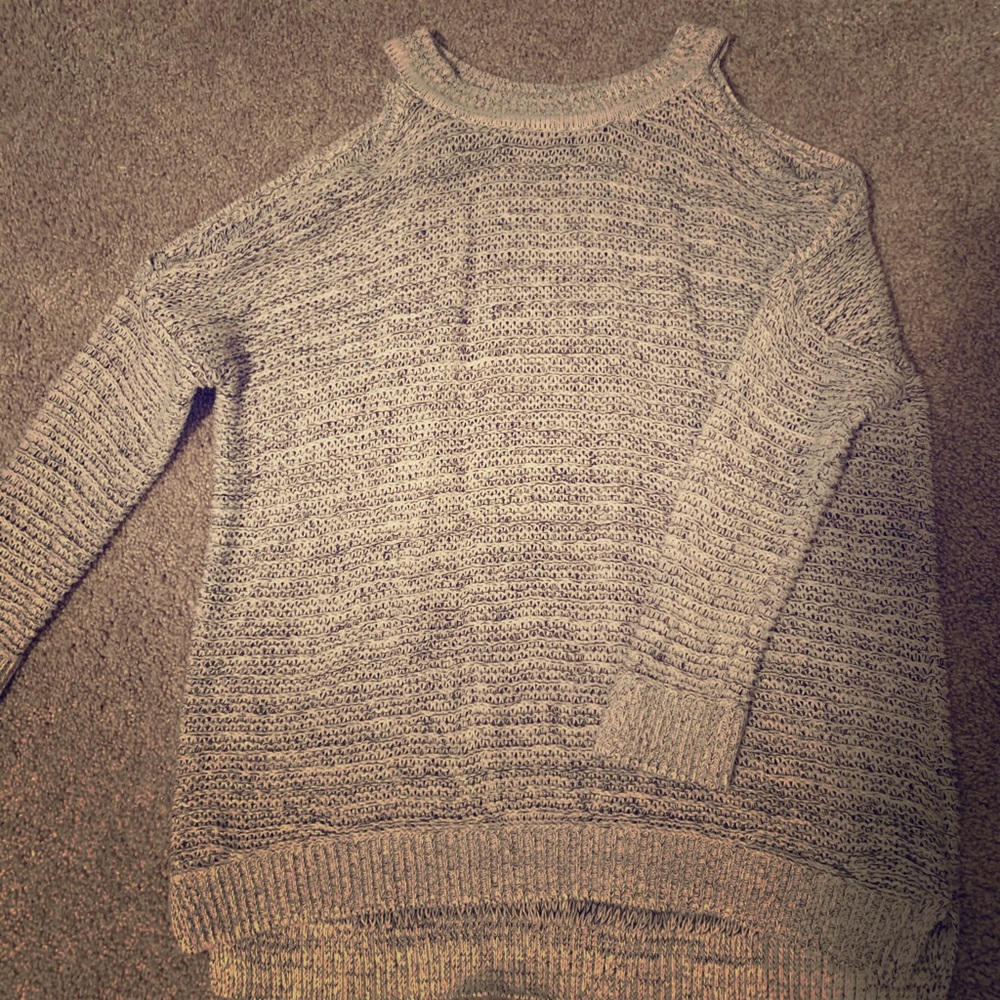 Cropped Sweater with cutout shoulders